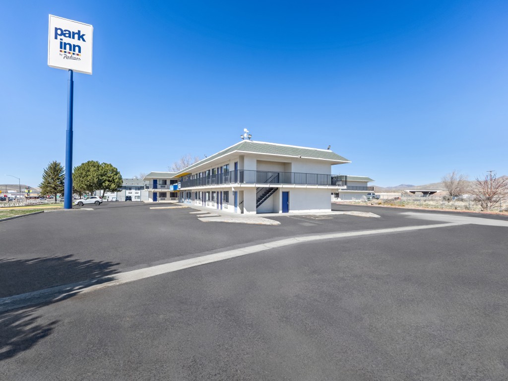 Hotels in Wells NV ✨ exterior view of Park Inn by Radisson Wells